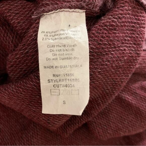 Cherish sweater size small - Picture 6 of 6